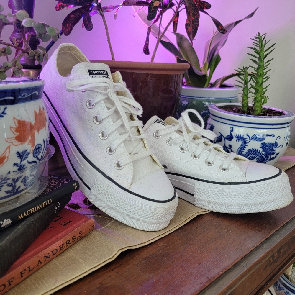 EUC Converse Women's Classic White Platform Sneakers